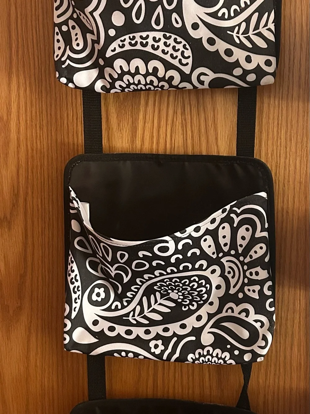 Thirty One 31 oh snap Black & White Paisley Hanging Organizer Pockets